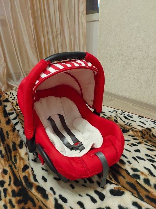 Продам Шикарную коляску Retrus Future (8)