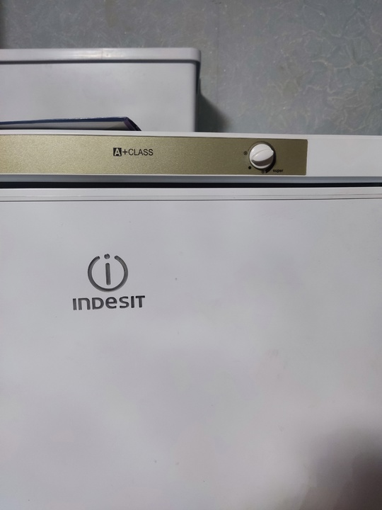 Продам морозильную камеру Indesit A+Class (1)