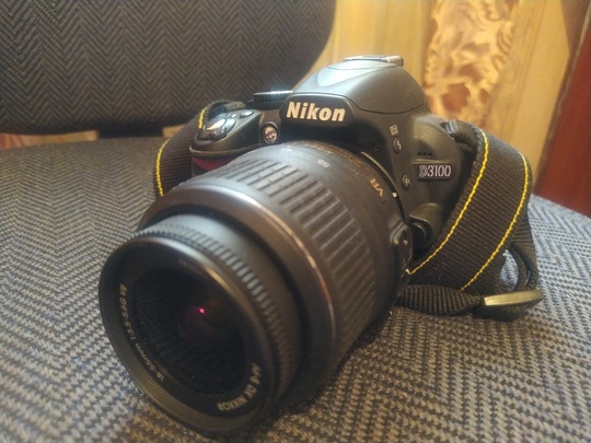 Продам фотоаппарат Никон д3100 
Nikon