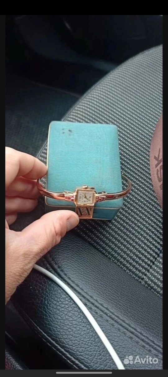 Продам женские золотые часы-браслет СССР (2)