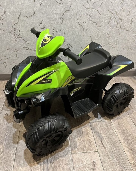 Продам квадроцикл аккумуляторный.
Состояние отличное.
До 35