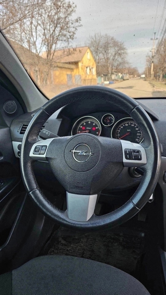 Opel Astra, 2005 года, мотор (5)