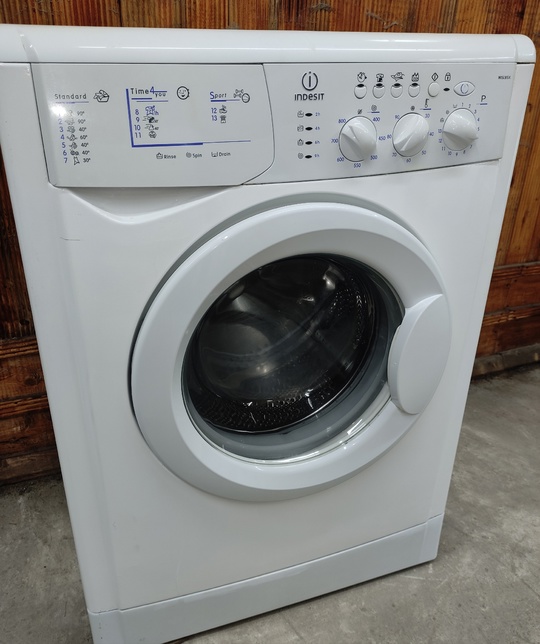 Стиральная машина Indesit итальянская сборка,