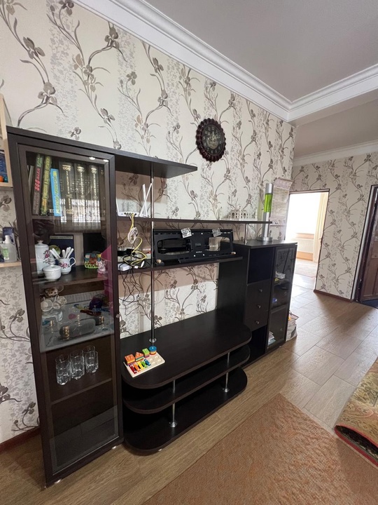 Продам полку под тв 8500
Прихожая