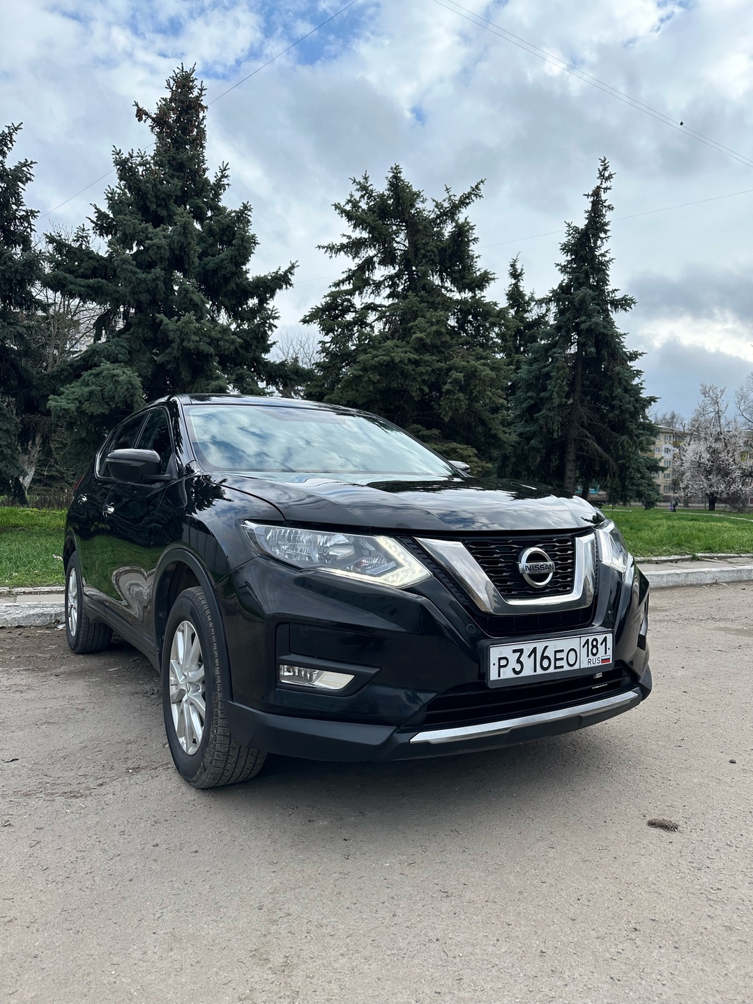 Nissan X-Trail 
Год выпуска-2020 
Двигатель-2.5 (2)