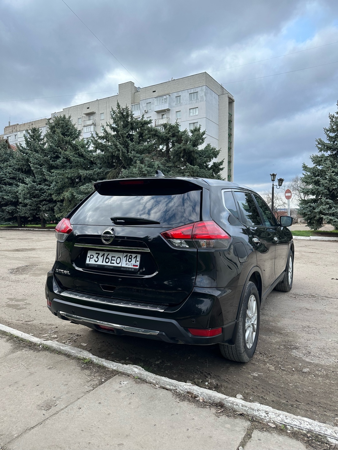 Nissan X-Trail 
Год выпуска-2020 
Двигатель-2.5 (4)