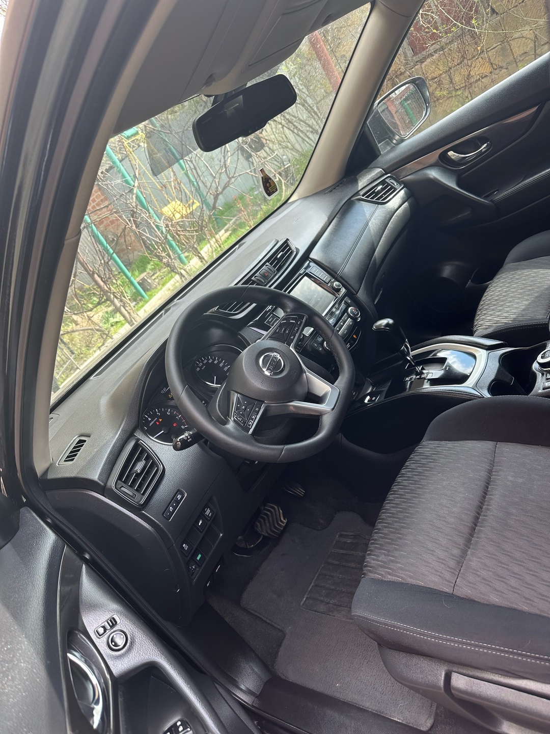 Nissan X-Trail 
Год выпуска-2020 
Двигатель-2.5 (6)