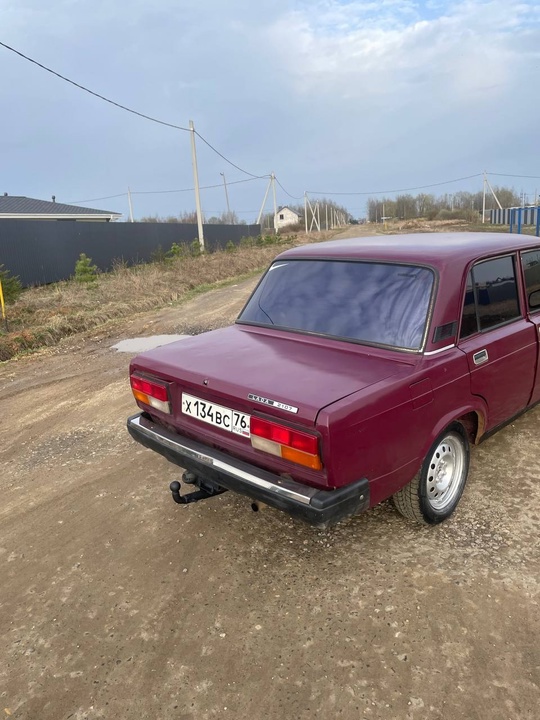 Продам ваз 2107 
Цена 90.000 (3)