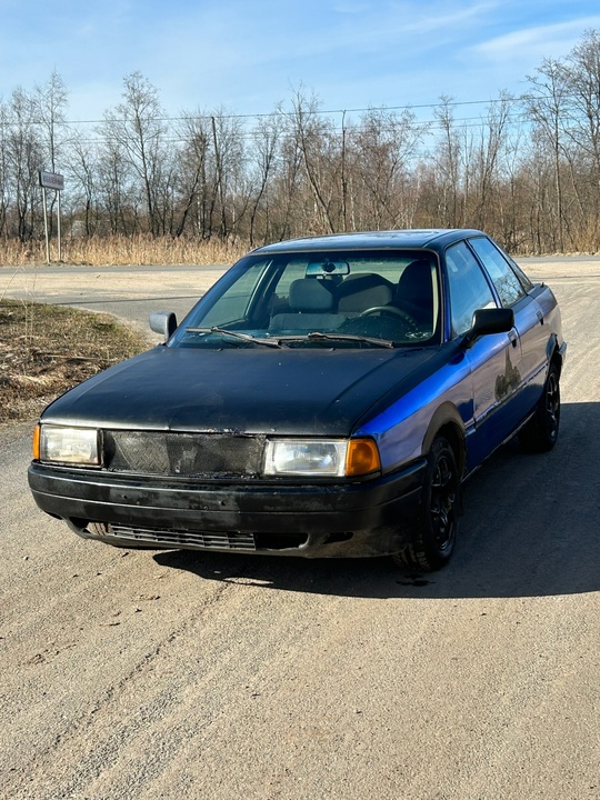 Ауди 80
1988 года 
1,8 на (2)