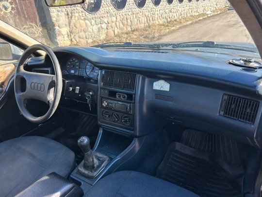 Ауди 80
1988 года 
1,8 на (8)