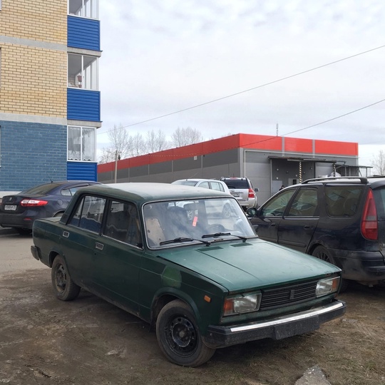 ваз 2105 1.5 1997
не гнилая,косяки (1)