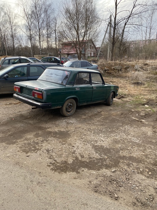 ваз 2105 1.5 1997
не гнилая,косяки (2)