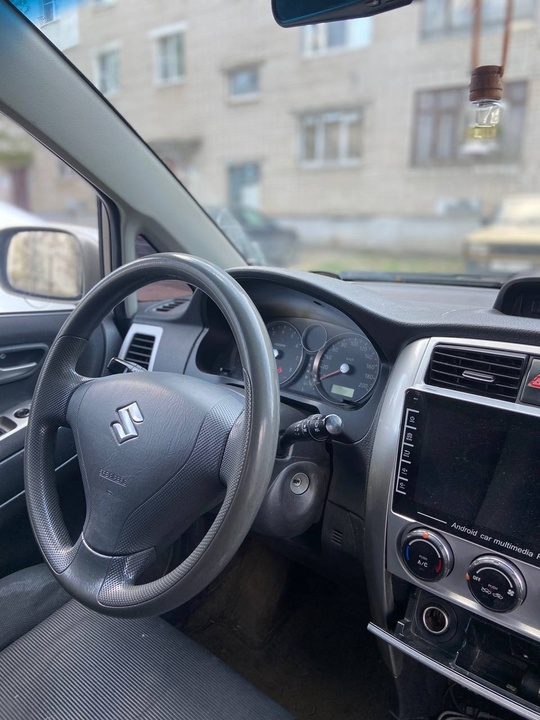 Suzuki Liana - седан 2004г
106л.с. (6)