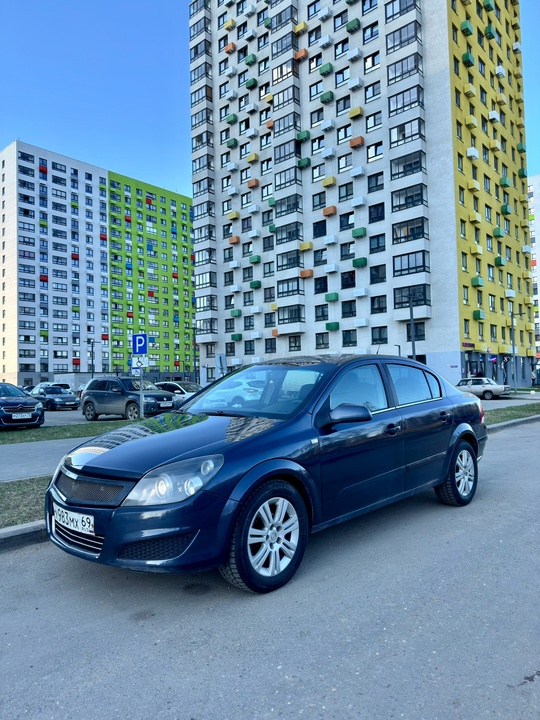 Opel Astra H. 
2008 год. (1)