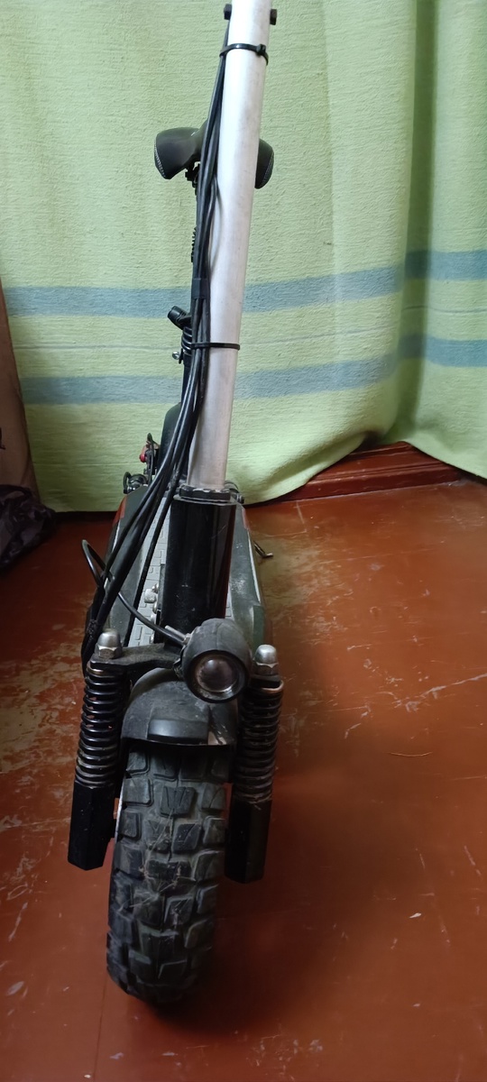 Продам самокат. Луганск. 
Куго м (4)