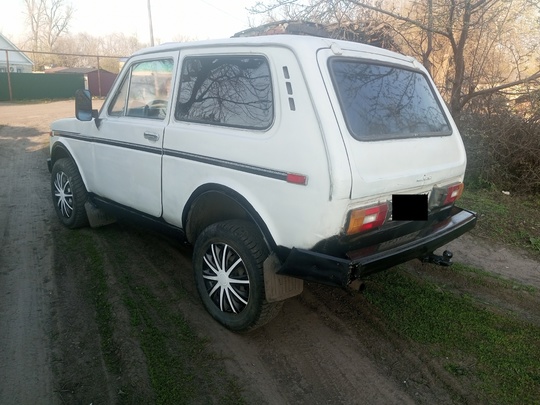 Продам ниву, 1989г.двиг-1,6.док.в порядке(181)р.двиг.коробка,раздатка,в порядке.Цена
