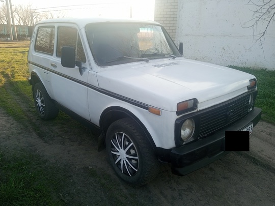 Продам ниву, 1989г.двиг-1,6.док.в порядке(181)р.двиг.коробка,раздатка,в порядке.Цена (5)