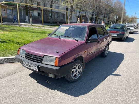 Продам 
Год 2000
Мотор 1.5(инжектор)
Авто сел (1)