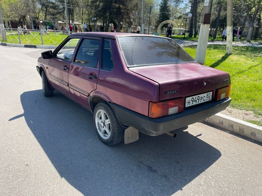 Продам 
Год 2000
Мотор 1.5(инжектор)
Авто сел (2)