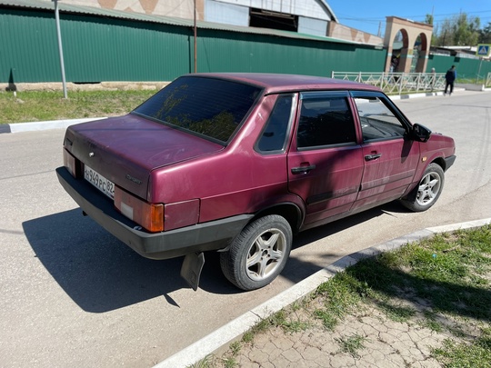 Продам 
Год 2000
Мотор 1.5(инжектор)
Авто сел (3)