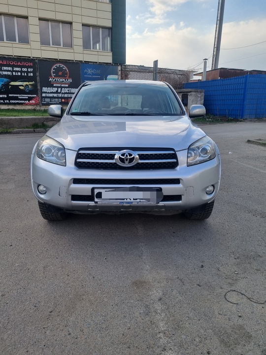 Toyota RAV4 2006 год
Двигатель 2.2 (1)