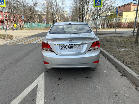- Hyundai Solaris 2013г 1.6МТ (4)