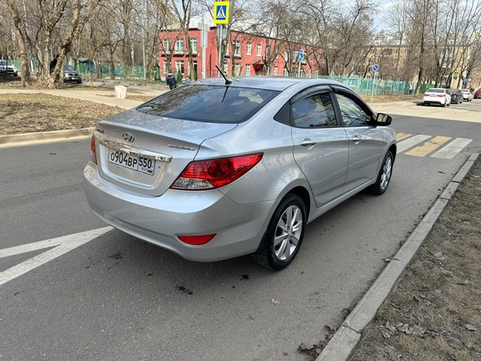 - Hyundai Solaris 2013г 1.6МТ (5)