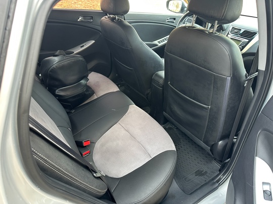 - Hyundai Solaris 2013г 1.6МТ (8)
