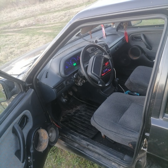 Продам ваз 2115 на ходу (3)