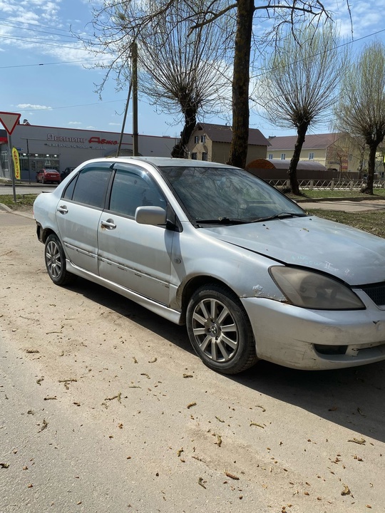 Продаю Митсубиси Лагсер 9
Двигатель 1.6
2005г (2)