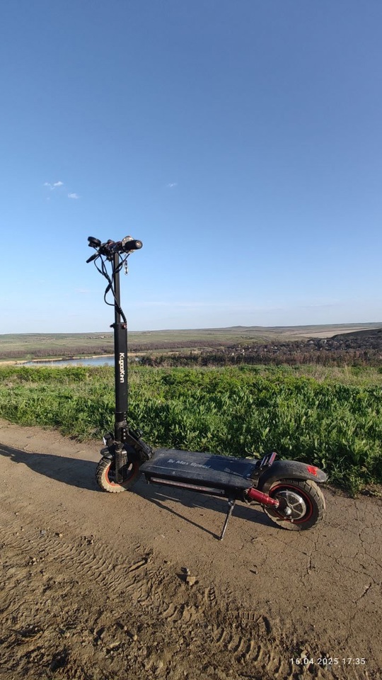 Электросамокат|kugoo Max speed|пробег:1100 км(приблизительно)|грипсы протейпер|упор