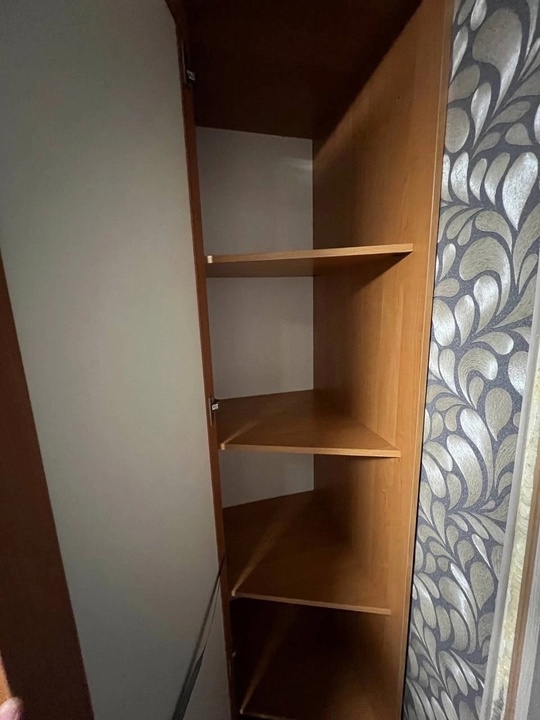 Продам шкаф г. Перевальск 
Цена (3)