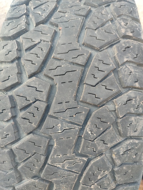 Продам резину Луганск Hankook made (4)
