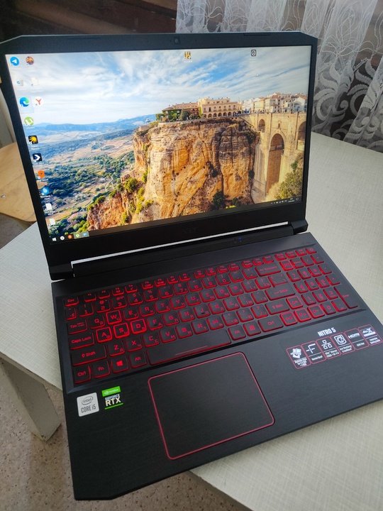 Продам игровой ноутбук Acer NITRO5 (1)