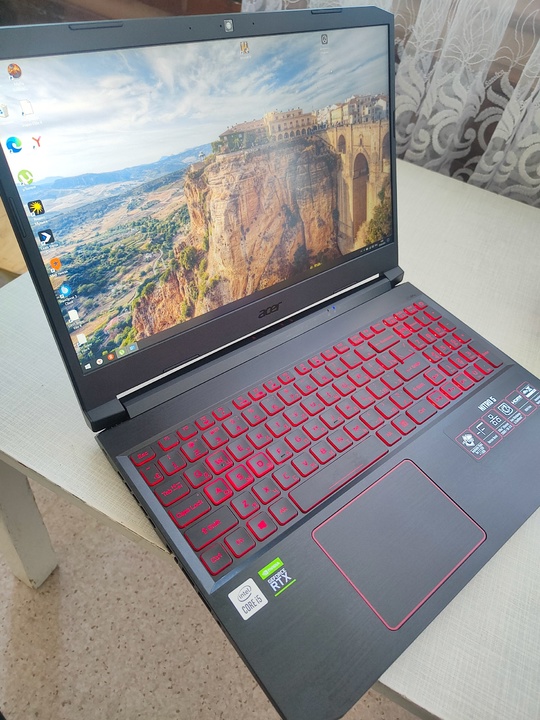 Продам игровой ноутбук Acer NITRO5 (2)