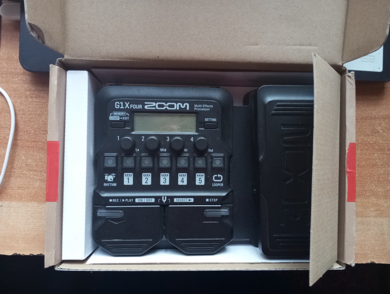 Гитарный процессор Zoom G1X four
Состояние