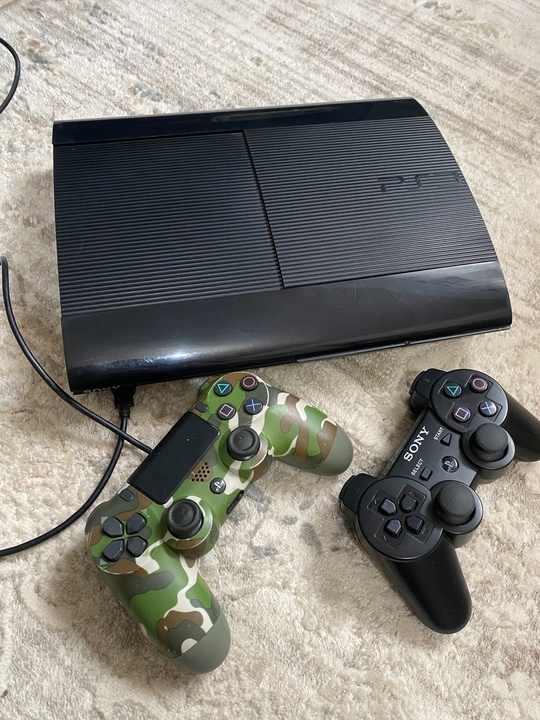 Продам прошитые PS3-4 
PS4 на (3)