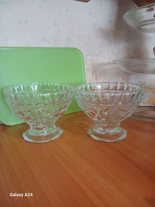 Продам хрустальную посуду
1 конфетницы стоит (2)