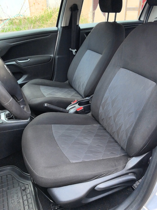 Продам Авто
Citroën C-Elysée
Год выпуска 2013
Объем (8)