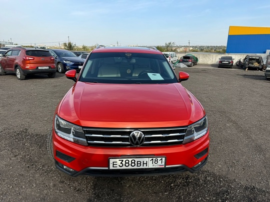 Volkswagen Tiguan 2018г
53000т.км
7-месная.
Передний привод. 
8-ст.АКПП.
Адаптивный