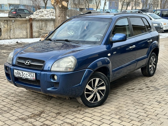 Продам Hyundai Tucson
2004 год 
2.7 (1)