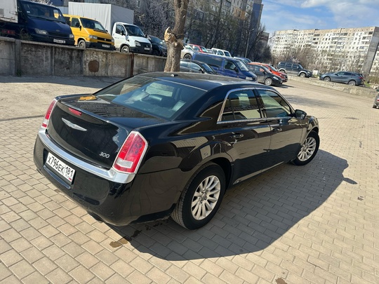 Chrysler Serie 300 С
2014 год
3.6 (3)