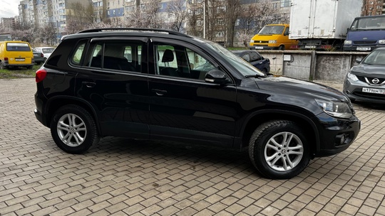 VW Tiguan 
2012 года АКПП, (3)