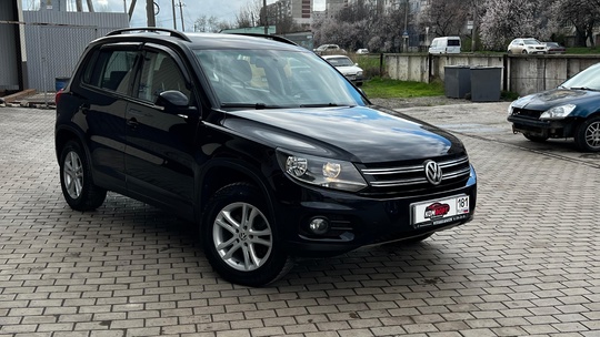 VW Tiguan 
2012 года АКПП, (9)