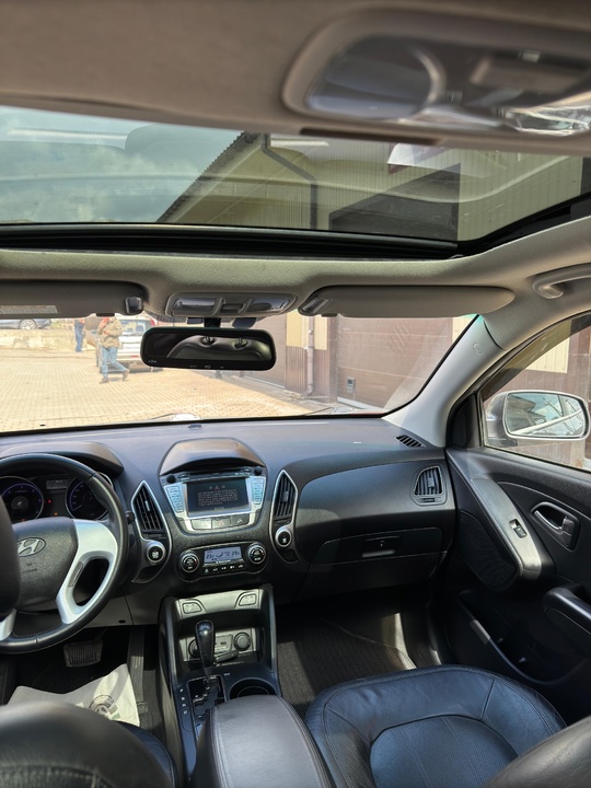Hyundai Tucson 2010г 2.0 дизель, (5)