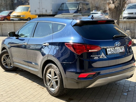 Hyundai Santa Fe 
2017
2.4 бензин, (4)