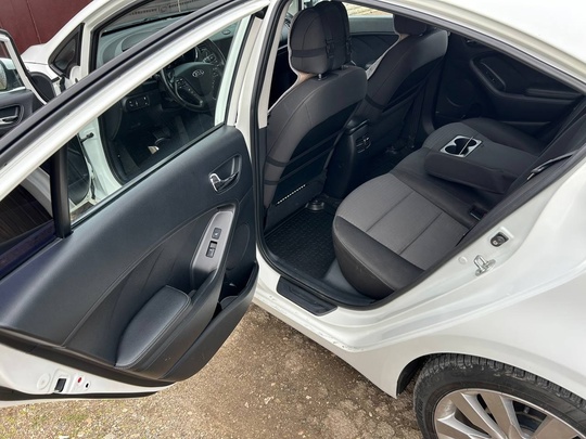 Автомобиль без вложений 
1.6 автомат (5)