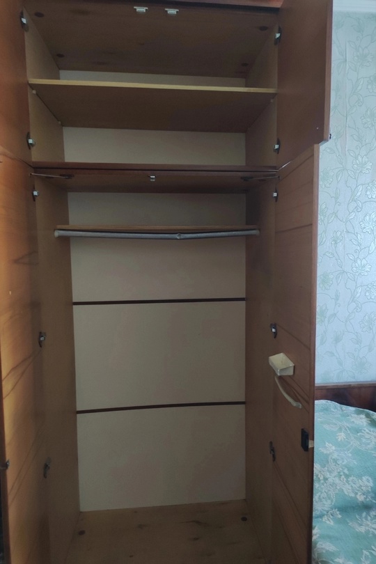 В ПРОДАЖЕ!!
2 ШКАФА (ш-88.5, в-2.30, (1)