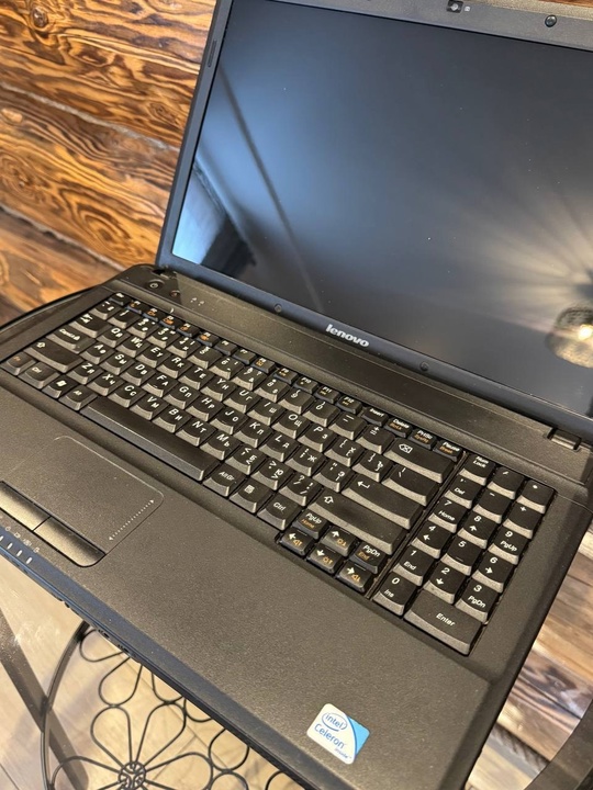 Отличный ноутбук Lenovo CPU T3100/2Gb/HDD/250Gb
Цена: (1)