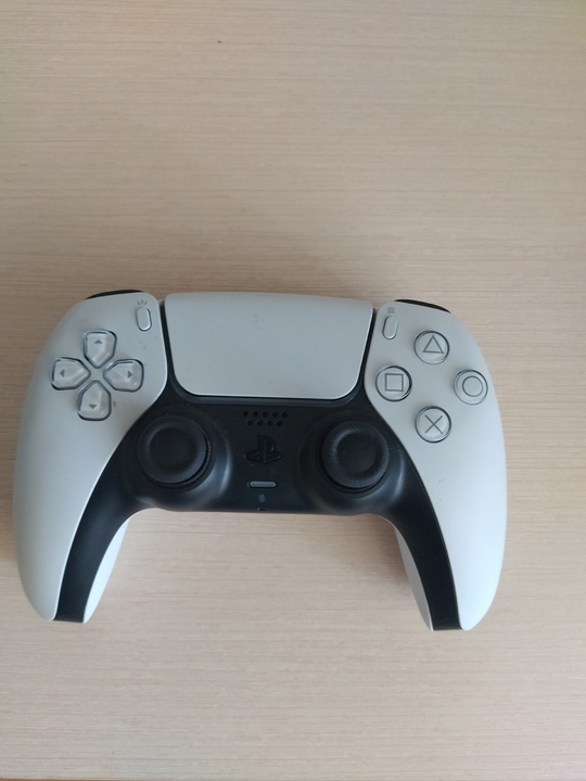 Продам новую Playstation 5 Pro.